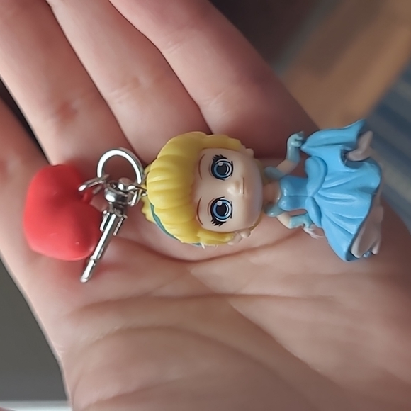 Cindrella Key Chain - Picture 2 of 3